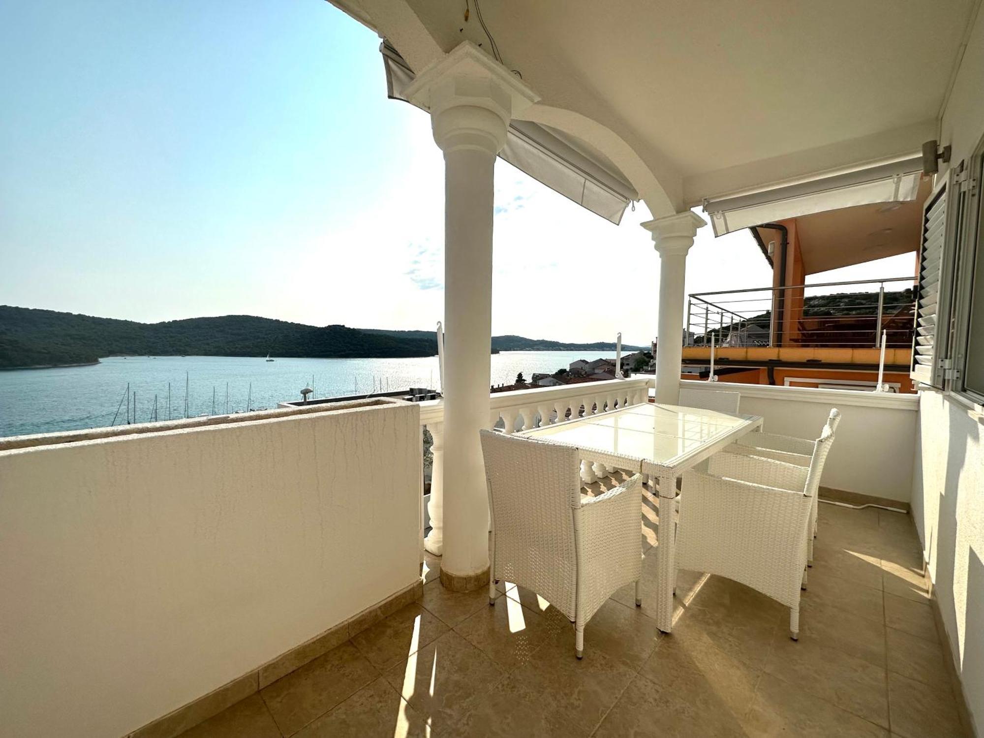 Villa Perla Tisno Luaran gambar